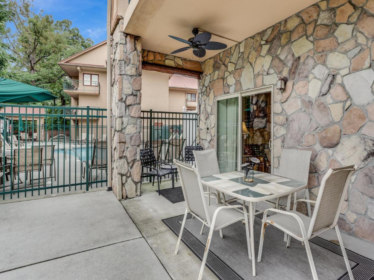 Downtown Delight, 2 Bedrooms, Pool, Hot Tub, Sleeps 6 Gatlinburg Exterior photo