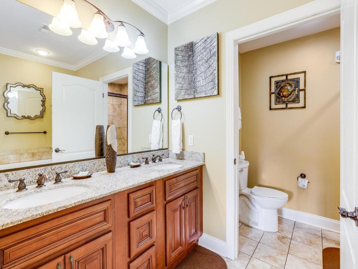 Downtown Delight, 2 Bedrooms, Pool, Hot Tub, Sleeps 6 Gatlinburg Exterior photo